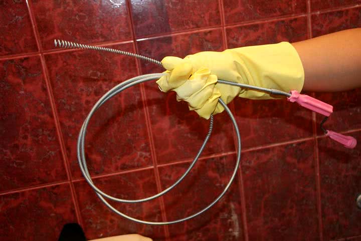 Как пользоваться тросом для прочистки канализации