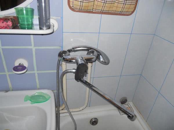 смеситель для ванной с душем
