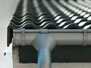 металлические водостоки для крыши монтаж своими руками