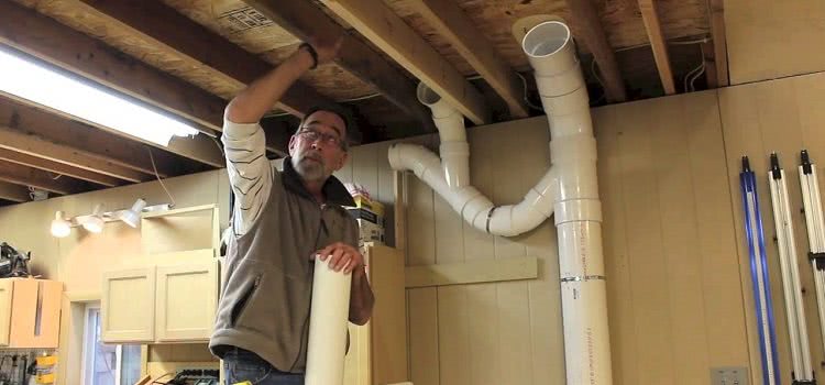 Чтобы сделать вентиляцию в доме, вполне можно использовать канализационные трубы