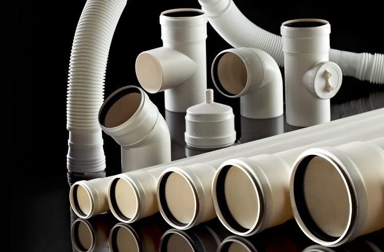Разнообразие видов труб и фитингов к ним позволяет собрать вентиляционный канал любой сложности