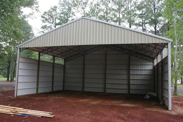 Независимо от типа, крыша гаража устанавливается на надежно приваренные фермы