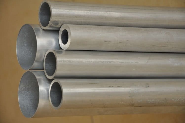 В сортамент алюминиевых труб входят изделия, различные по техническим характеристикам