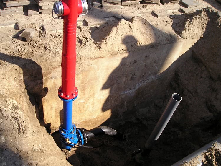 При строительстве подземного гидранта следует учитывать требования СНиП, в которыми регламентируется размер колодца