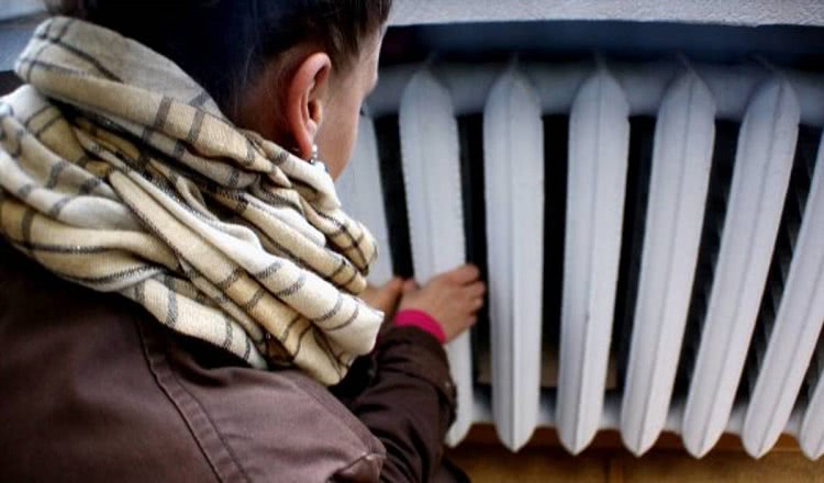 Неравномерный нагрев радиатора может говорить о засорении некоторых секций