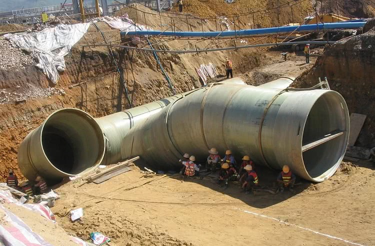 Стеклопластиковые трубы подходят для монтажа хозяйственных водопроводов и канализационных систем