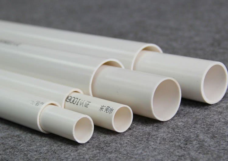 Трубы для проводки выпускаются в разных диаметрах, минимальный размер сечения — 16 мм