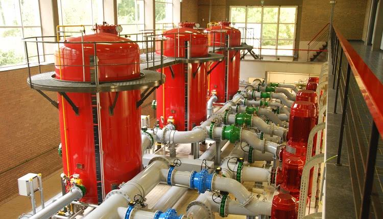 Объем пожарных резервуаров зависит от типа объекта и нормы расхода воды для тушения