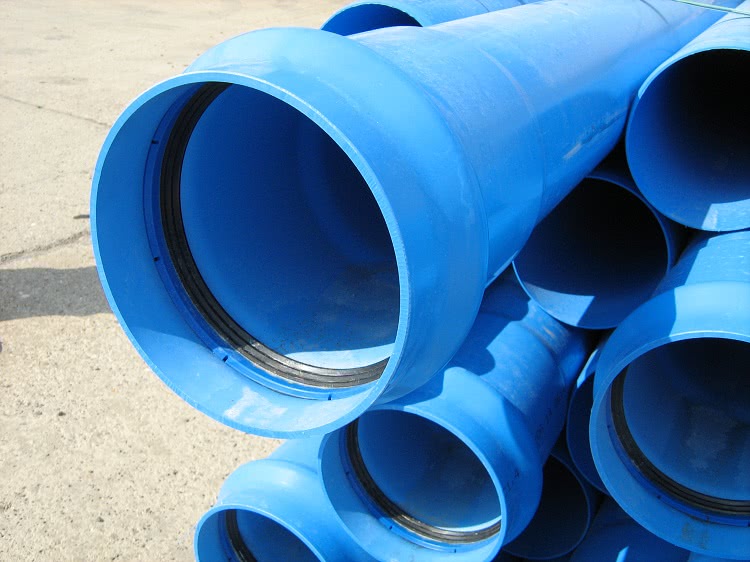 Современные водопроводные и канализационные системы часто монтируются из полимерных труб, которые имеют массу преимуществ перед металлическими